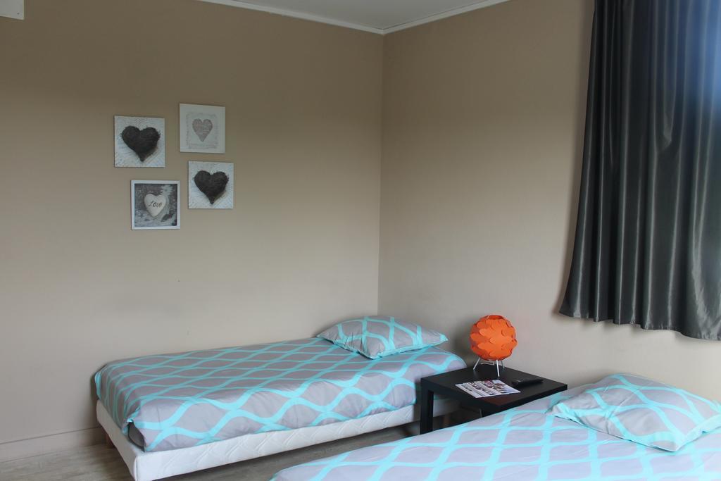 Le Bellevue Lisieux Hotel Bagian luar foto